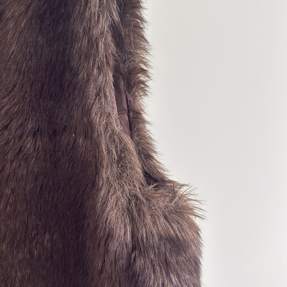 Club Monaco Baylee Faux Fur Vest - Picture 7 of 9
